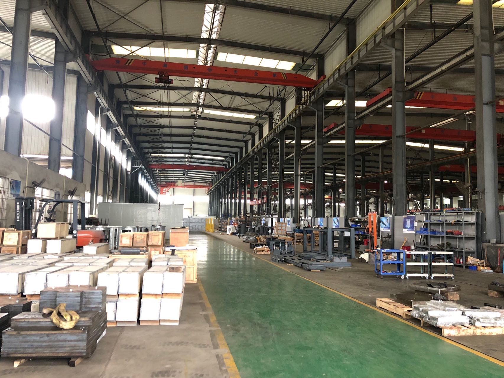 2018年1月，自建工厂投入使用，开始组建生产团队